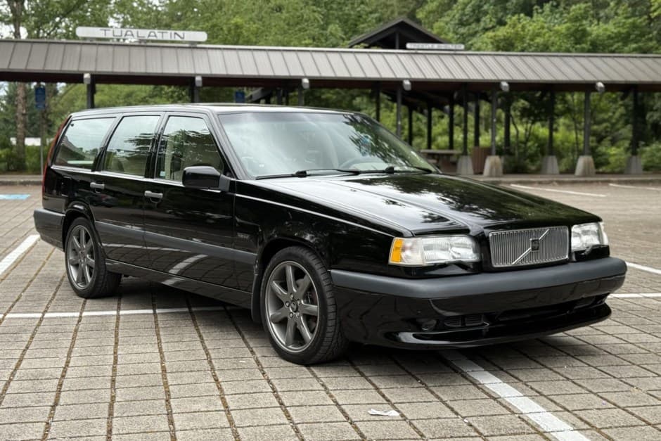 1996 Volvo 850 sold for $16,750