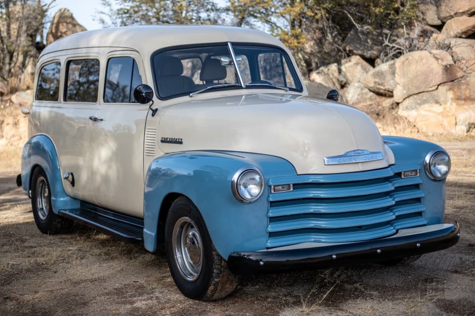 1952 Chevrolet Suburban (1947-1955) sold for $23,250