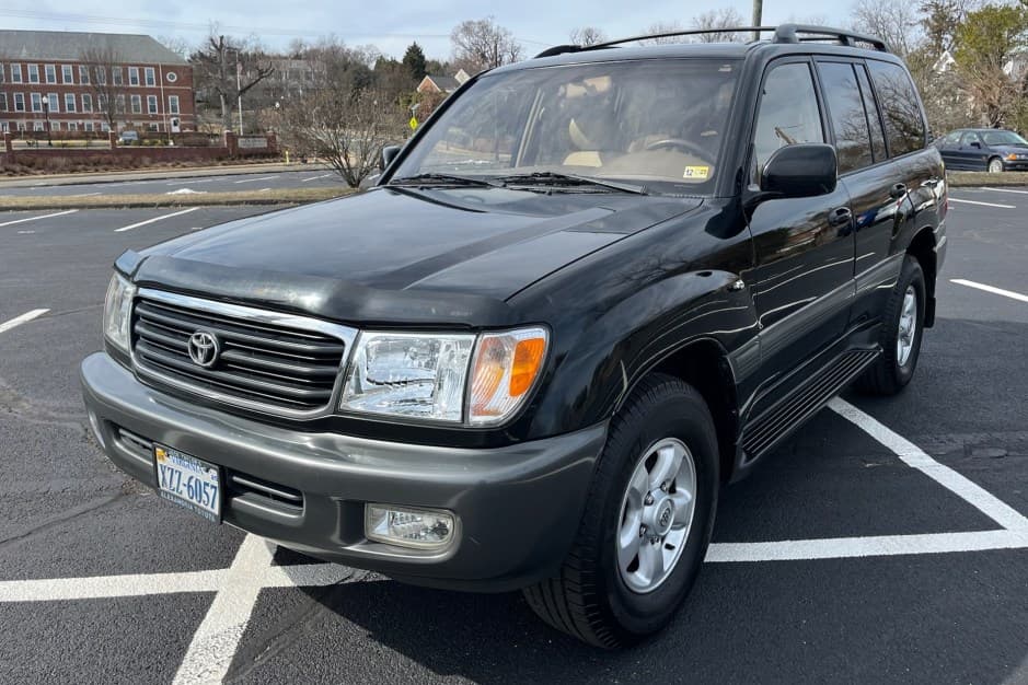 1999 Toyota Land Cruiser 100-Series sold for $11,000
