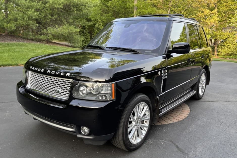 2011 Land Rover Range Rover L322 sold for $30,322