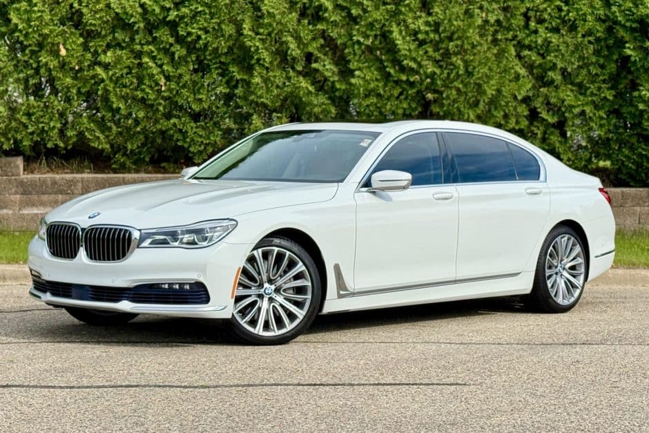 2016 BMW G11/G12 7-Series sold for $32,000