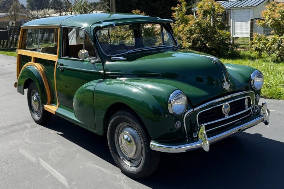 1962 Morris Minor sold for $9,200