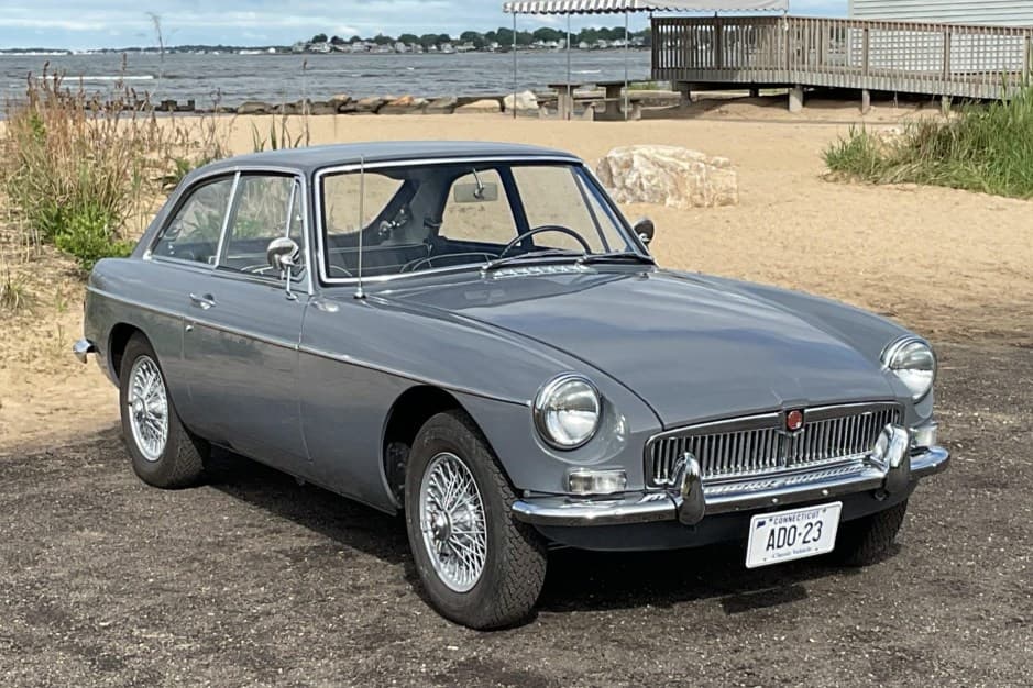 1967 MG MGB sold for $15,500