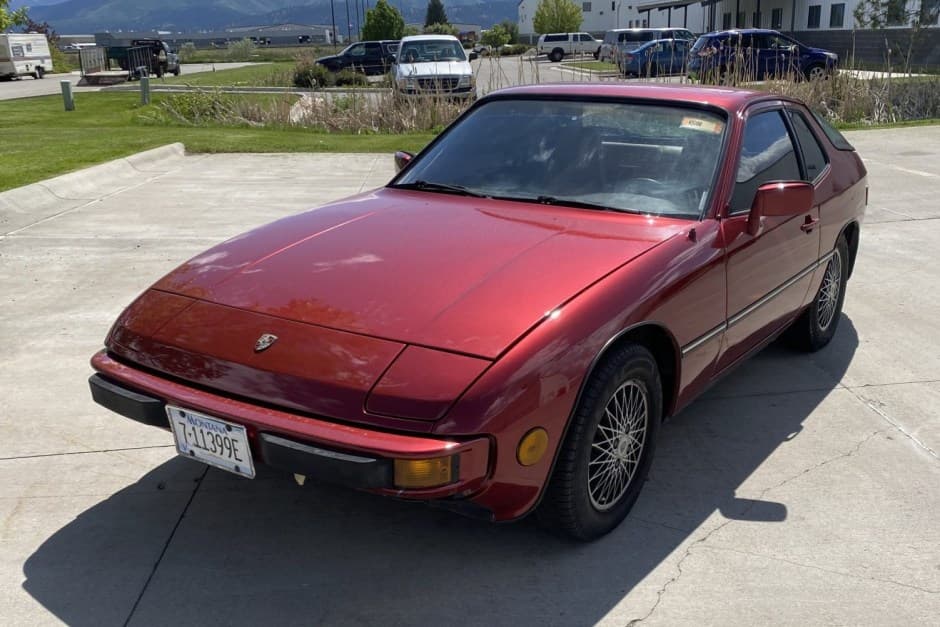 1982 Porsche 924 sold for $1,850