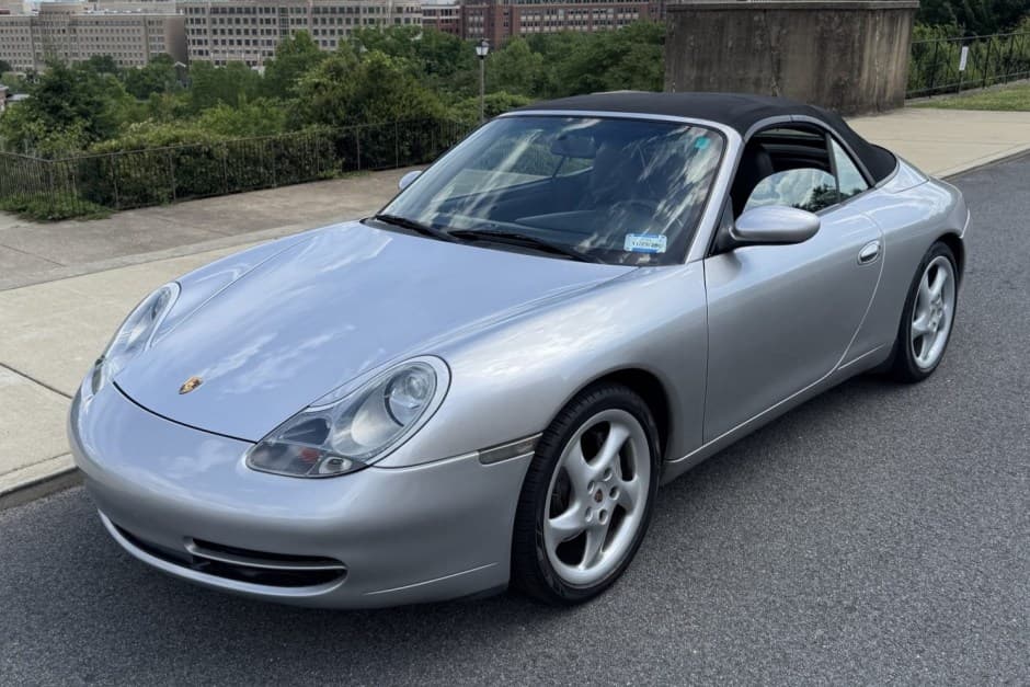 2000 Porsche 996 911 (Non-Turbo/GT2/GT3) sold for $32,750