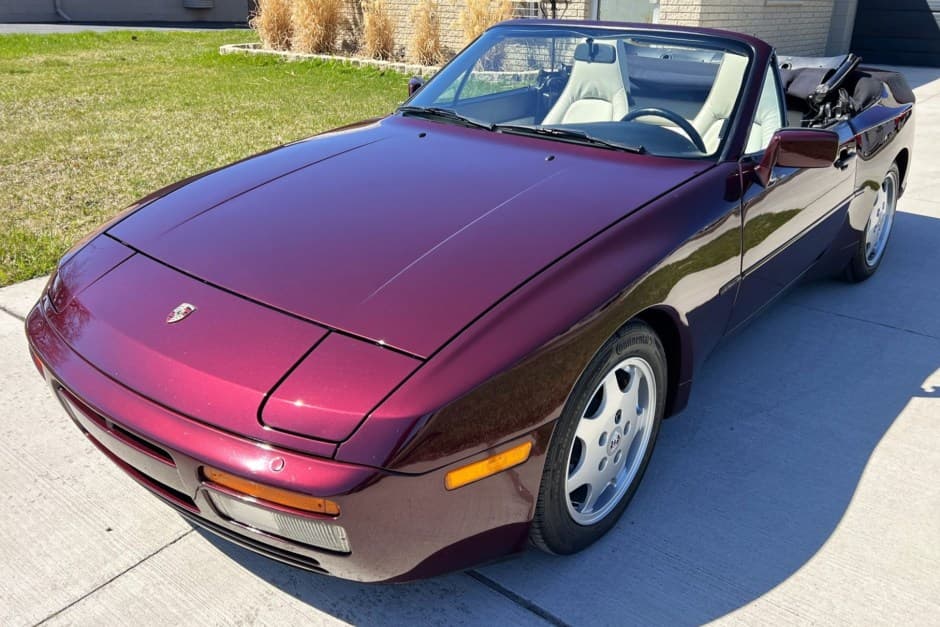 1990 Porsche 944 sold for $23,250