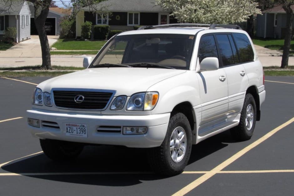 1999 Lexus LX470 sold for $9,188