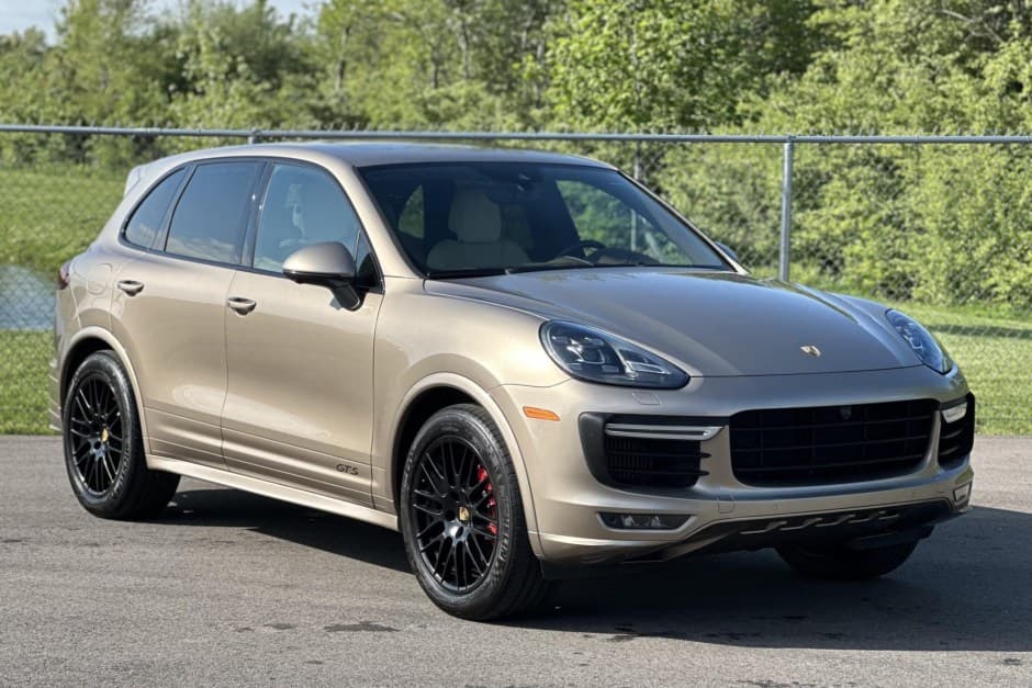 2016 Porsche 958 Cayenne (2011-2018) sold for $37,750