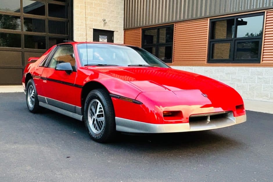 1985 Pontiac Fiero sold for $9,700