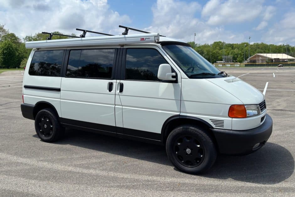 2001 Volkswagen EuroVan sold for $11,751