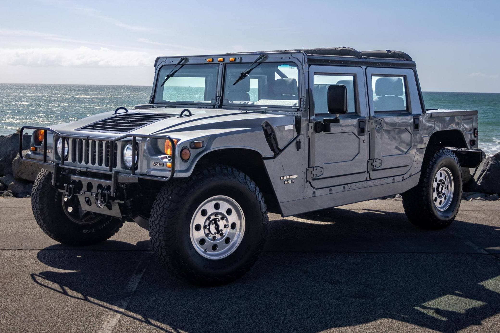 1998 AM General Hummer sold for $39,000