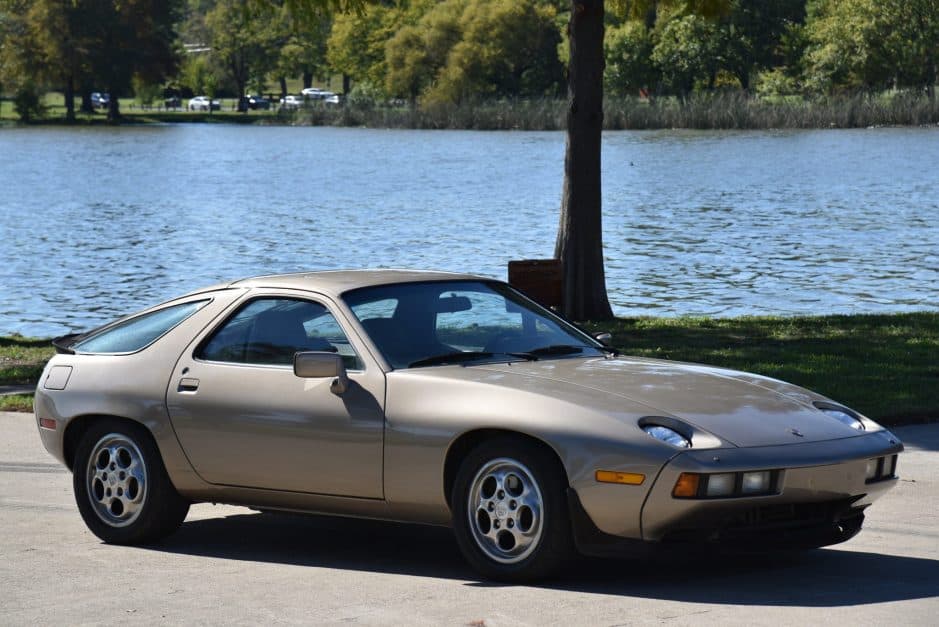 1983 Porsche 928 sold for $13,750