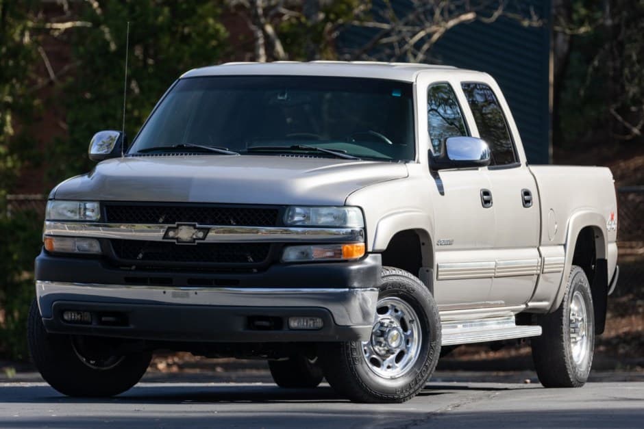 2002 Chevrolet Silverado GMT800 Heavy Duty (2000-2007) sold for $15,250