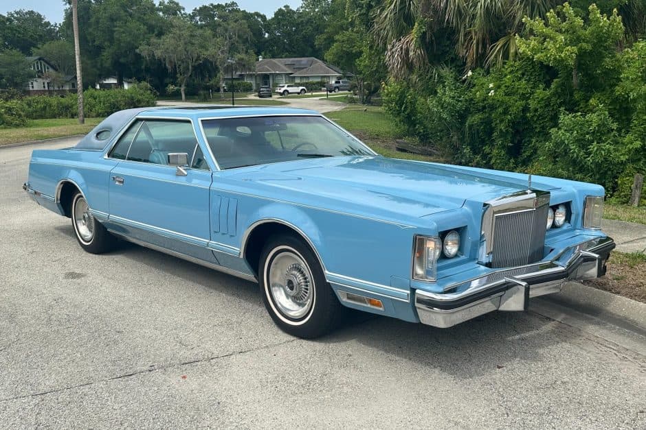 1979 Lincoln Continental Mark V (1977-1979) sold for $15,000