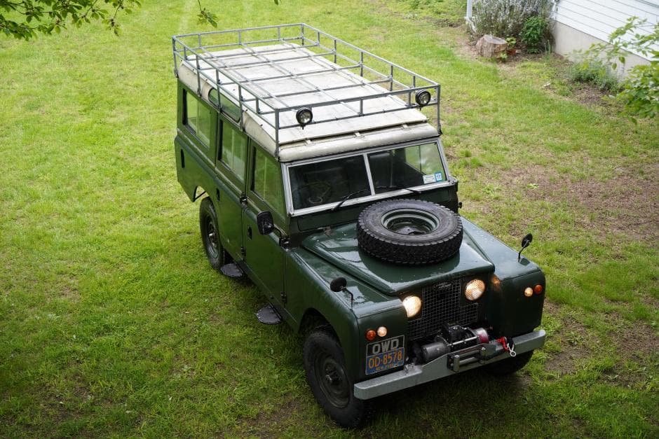 1968 Land Rover Series 109 sold for $10,029