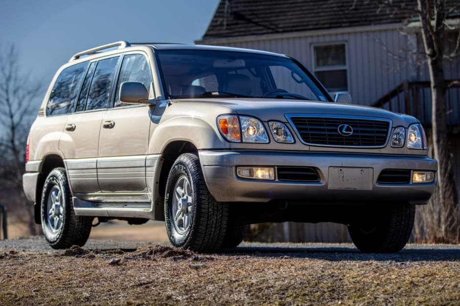 2001 Lexus LX470 sold for $9,000