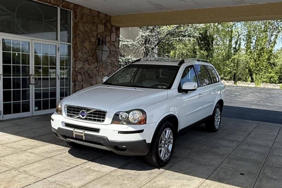 2011 Volvo XC90 sold for $9,000