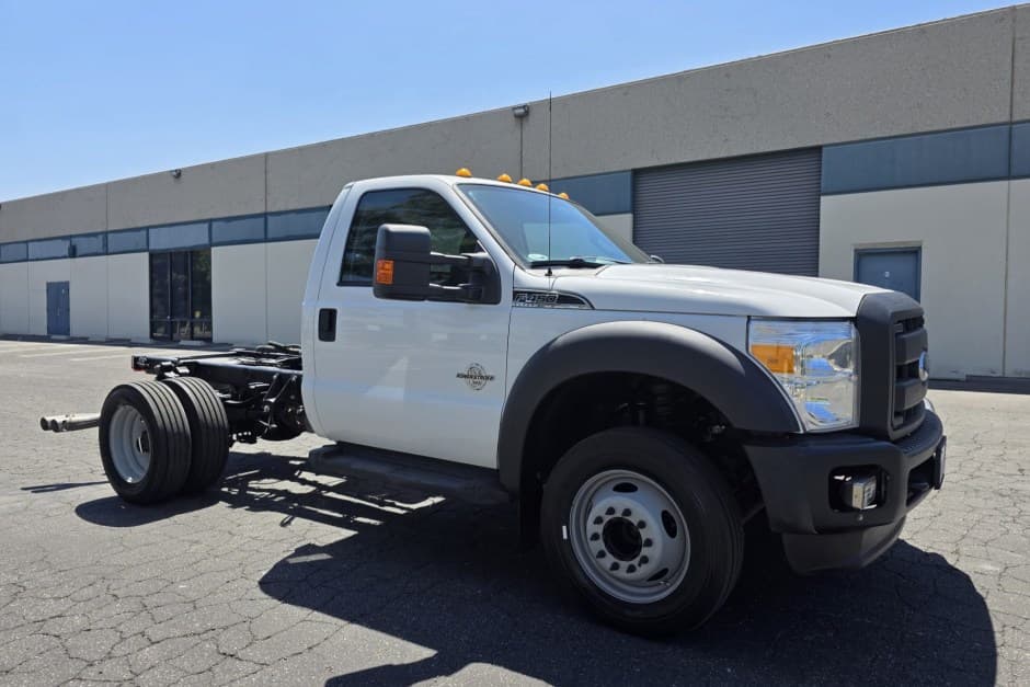 2012 Ford Super Duty 2011-2016 sold for $31,999