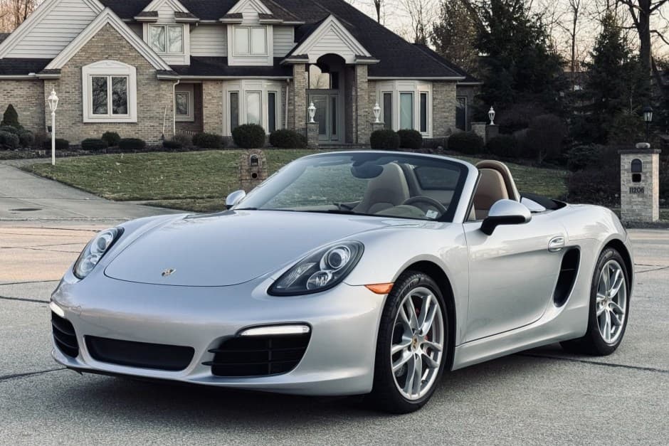 2014 Porsche 981 Boxster sold for $39,500
