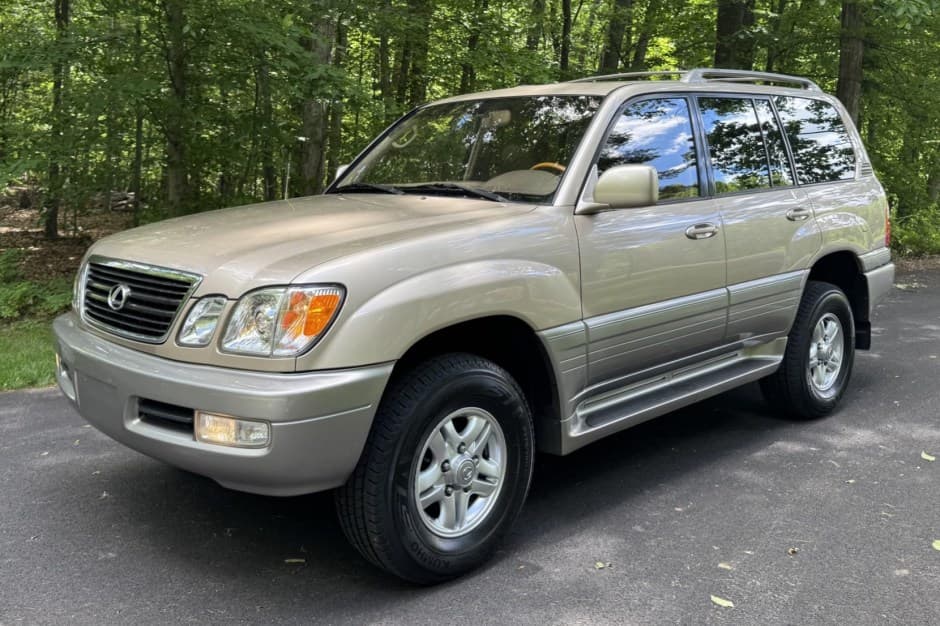 2002 Lexus LX470 sold for $18,000