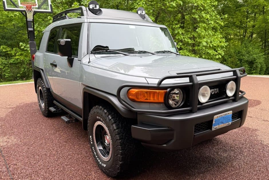2013 Toyota FJ Cruiser sold for $56,500