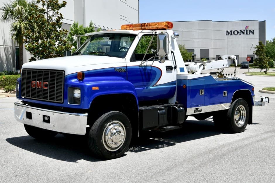 1995 GMC TopKick sold for $17,275