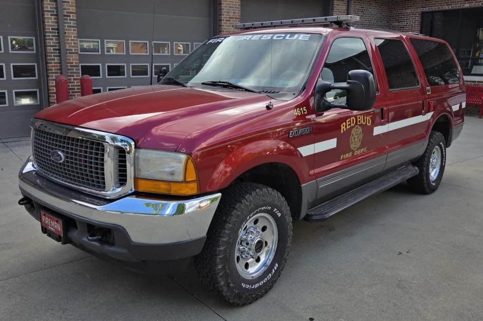 2001 Ford Excursion sold for $12,500