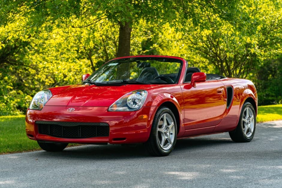 2002 Toyota W30 MR2 sold for $16,750