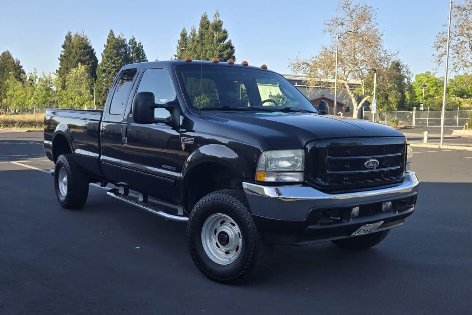 2003 Ford Super Duty 1999-2007 sold for $23,000