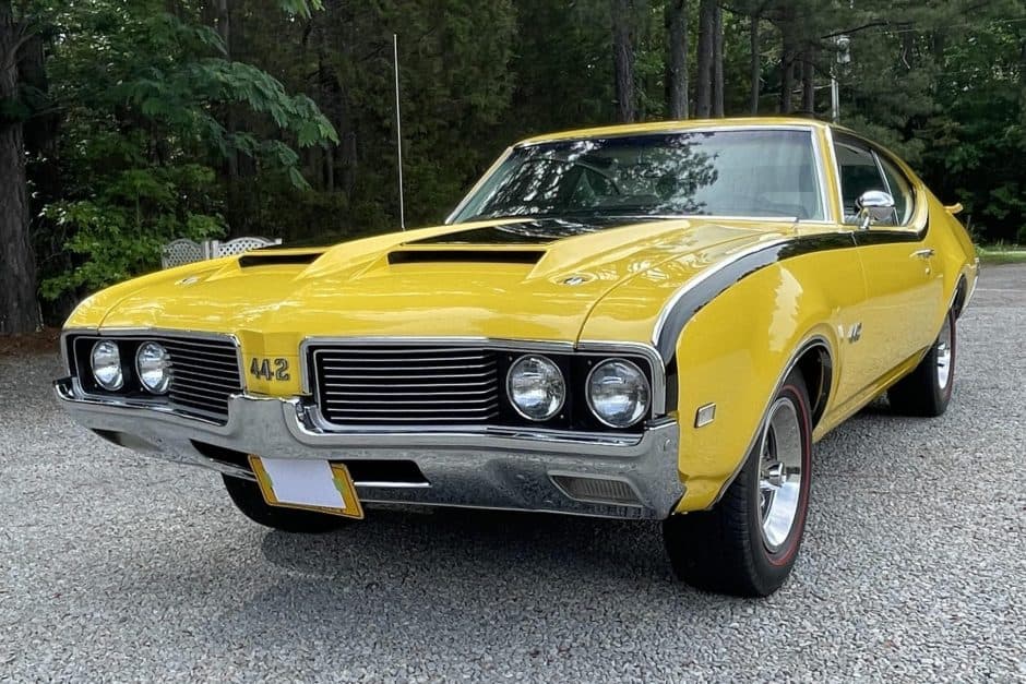 1969 Oldsmobile 442 sold for $40,000