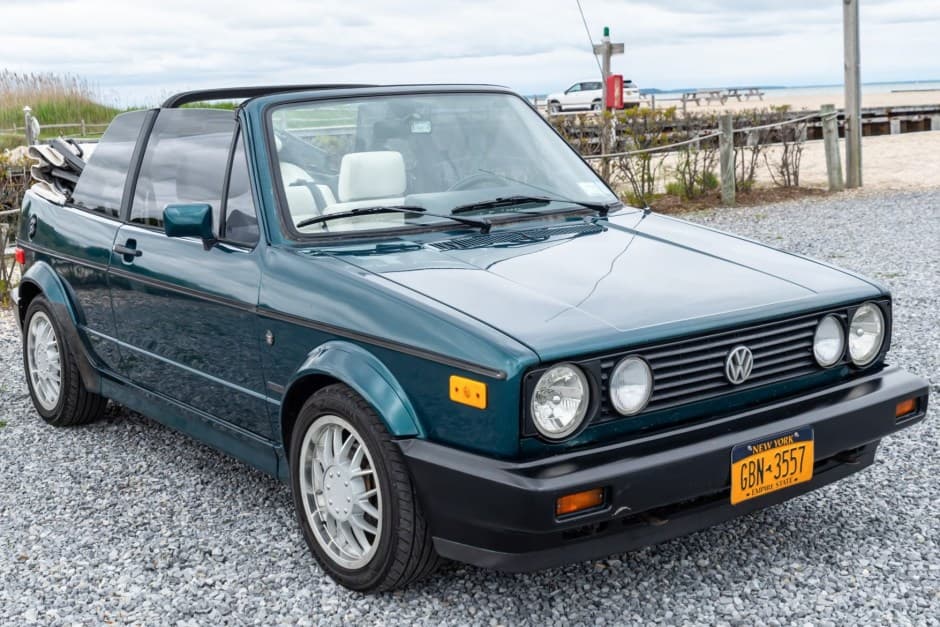 1992 Volkswagen Golf/Rabbit Cabriolet Mk1 sold for $5,500