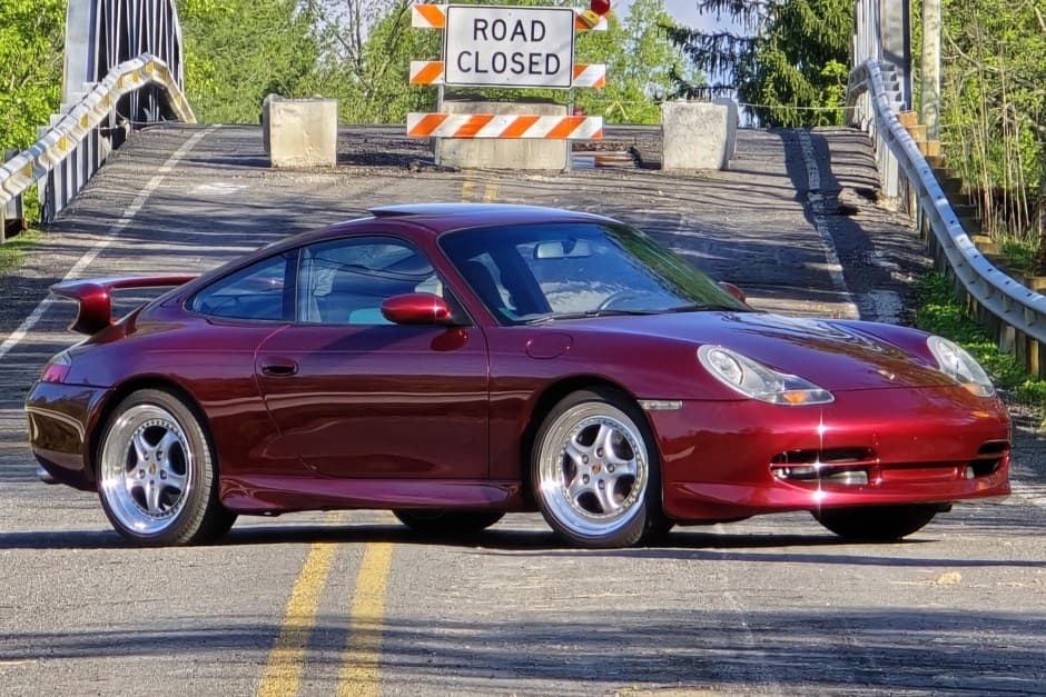 2000 Porsche 996 911 (Non-Turbo/GT2/GT3) sold for $42,000