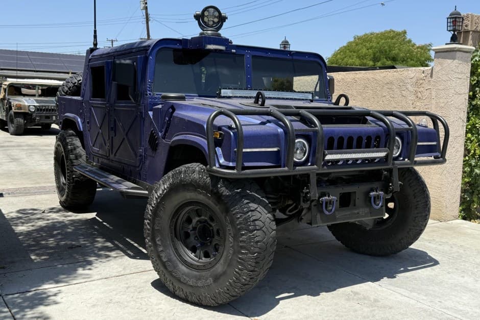 0 Hummer HMMWV/Humvee sold for $24,000