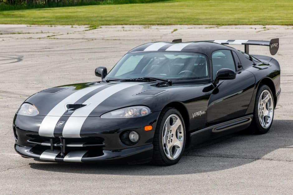 2000 Dodge Viper SR II (1996-2002) sold for $61,000