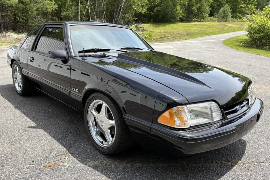 1992 Ford Fox-Body Mustang sold for $26,011