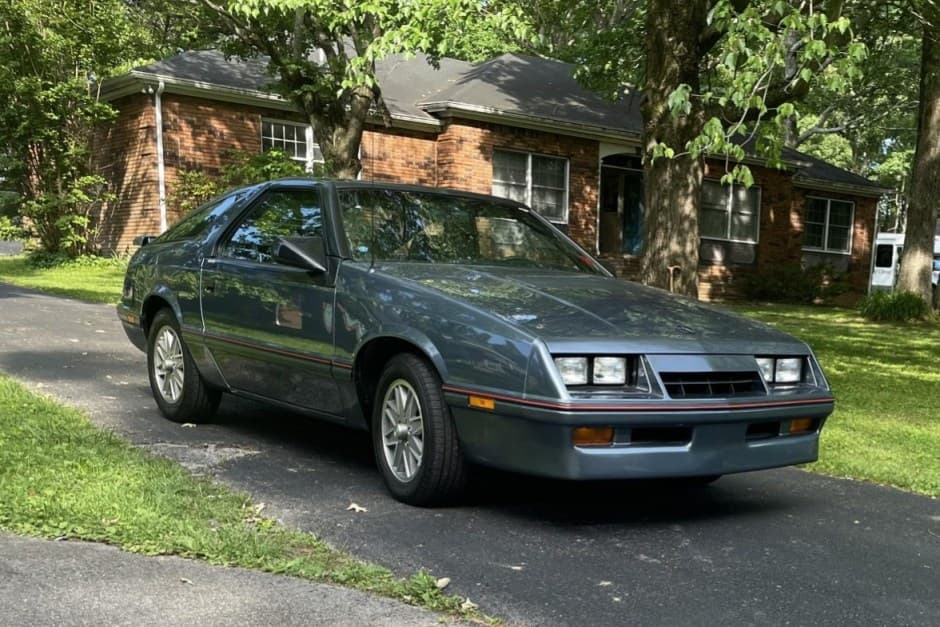 1986 Dodge Daytona & Chrysler Laser sold for $15,250