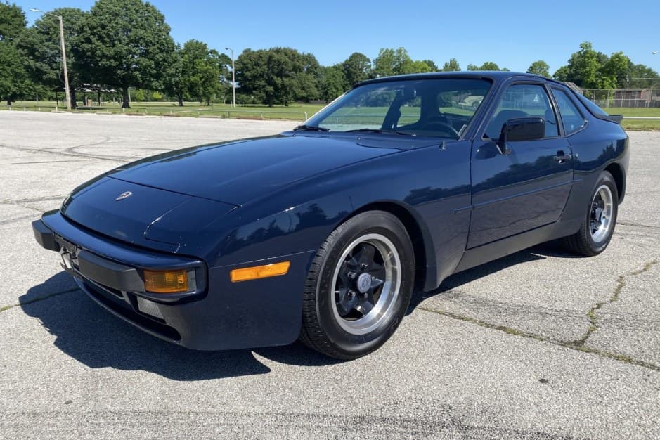 1984 Porsche 944 sold for $17,000