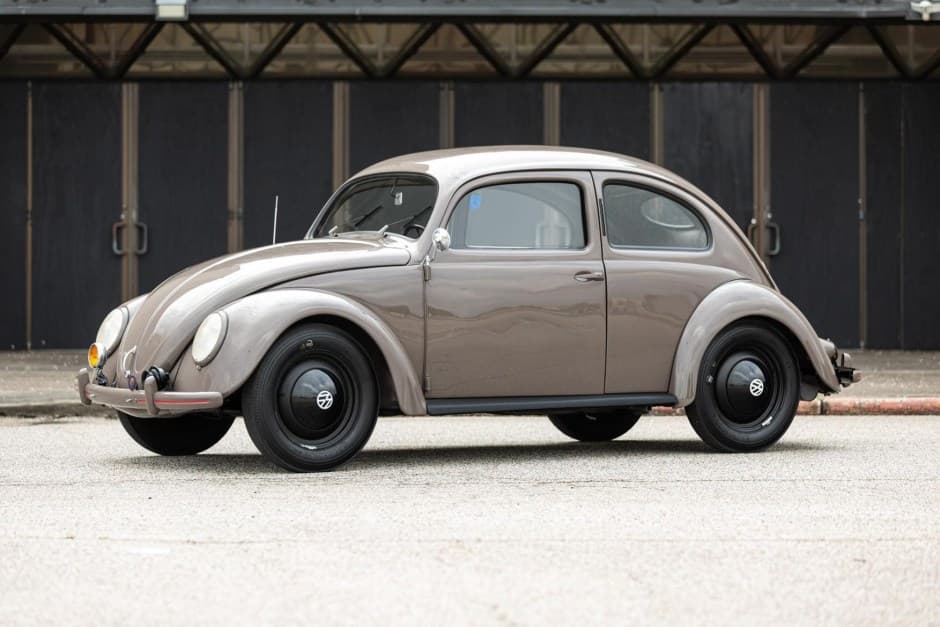 1952 Volkswagen Beetle (Split Window) sold for $95,959