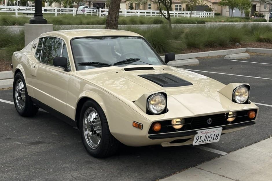 1973 Saab Sonett sold for $15,500