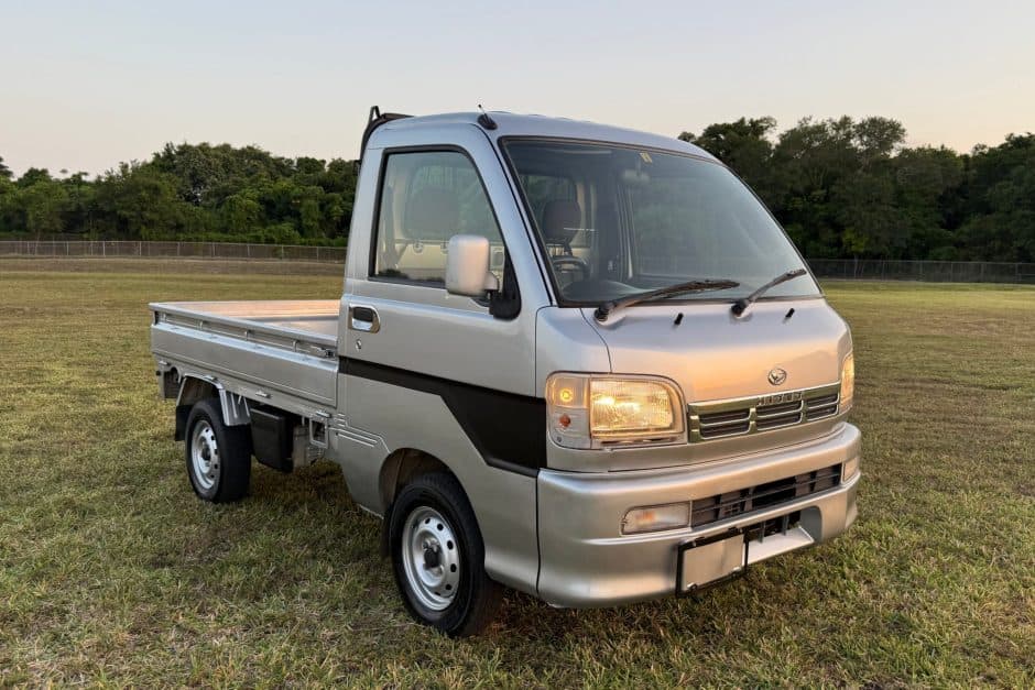 1999 Daihatsu Hijet sold for $5,800