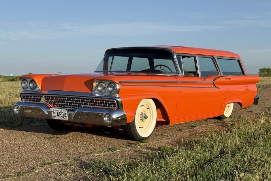 1959 Ford Country Sedan sold for $14,000