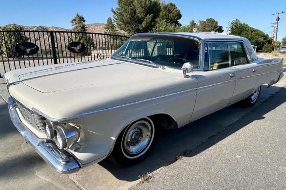 1963 Chrysler Imperial sold for $3,050