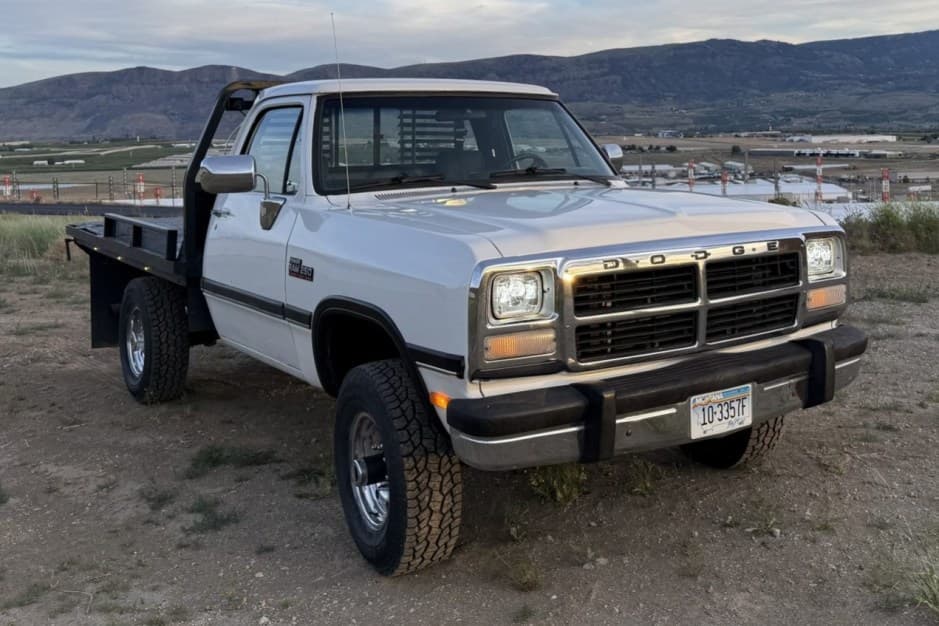1992 Dodge Ram (1981-1993) sold for $16,500