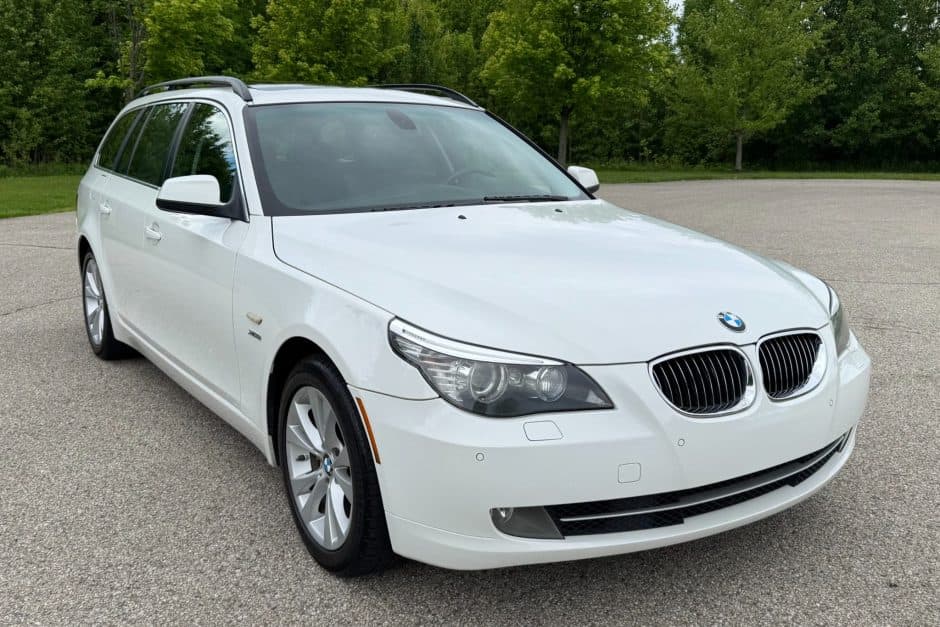 2010 BMW E61 5-Series Touring sold for $7,700