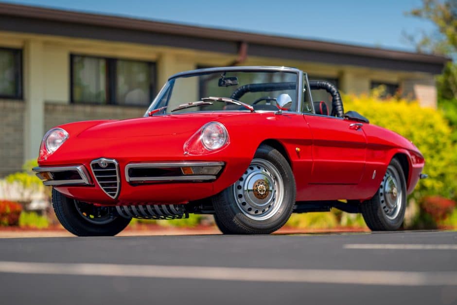 1966 Alfa Romeo 105/115 Spider Series 1 sold for $40,000
