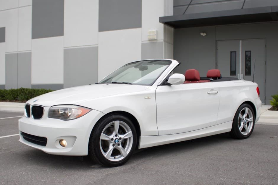 2013 BMW E82/E88 1-Series sold for $15,250