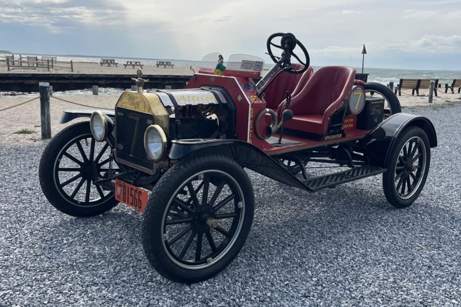 1916 Ford  sold for $5,850