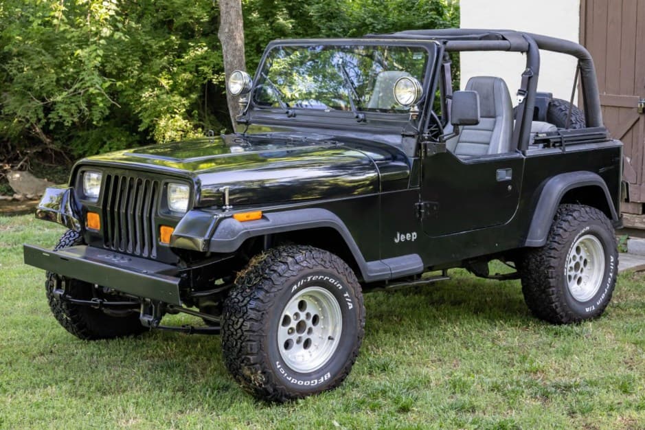 1994 Jeep Wrangler YJ (1987-1995) sold for $8,600