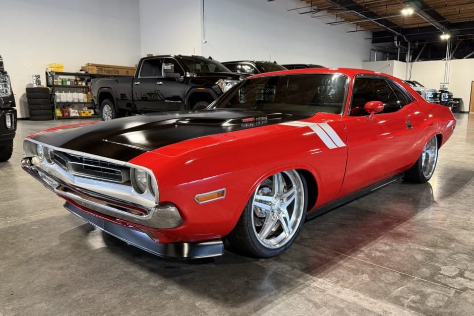 1971 Dodge Challenger (1970-1974) sold for $98,000