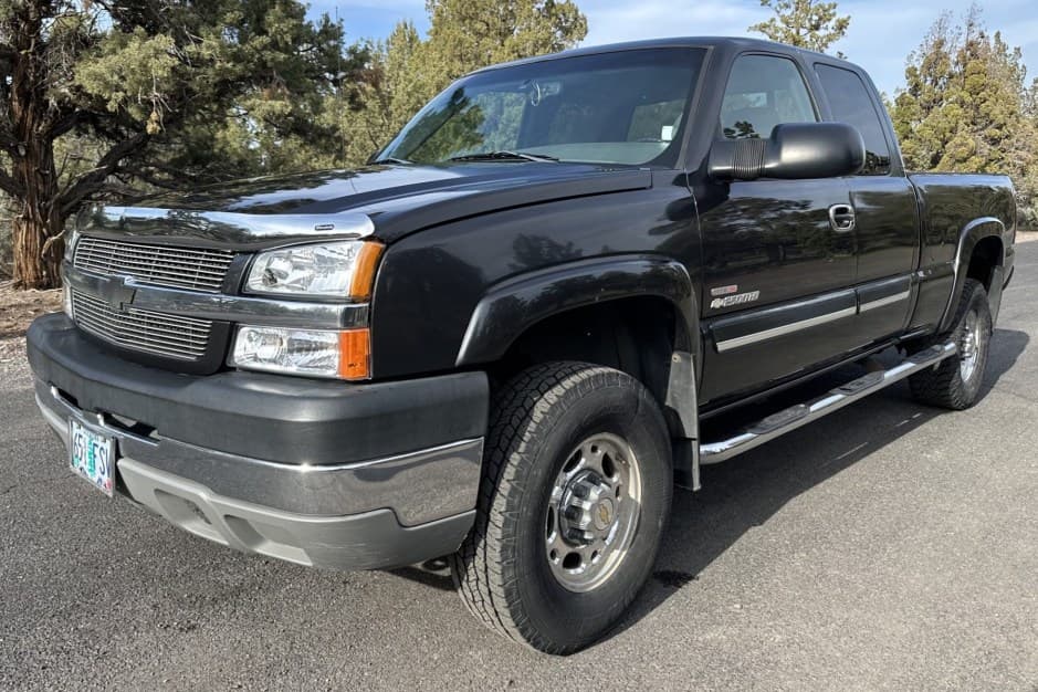 2004 Chevrolet Silverado GMT800 Heavy Duty (2000-2007) sold for $14,835